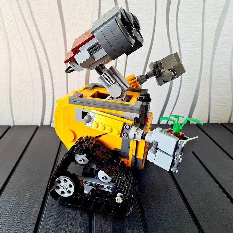 Iconic Movie Robot Building Set – Collector's Edition - Image 3