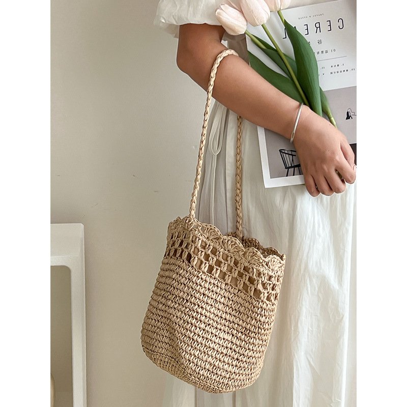 The Meadow Wave: Scalloped Open-Knit Straw Bucket Bag - Image 2