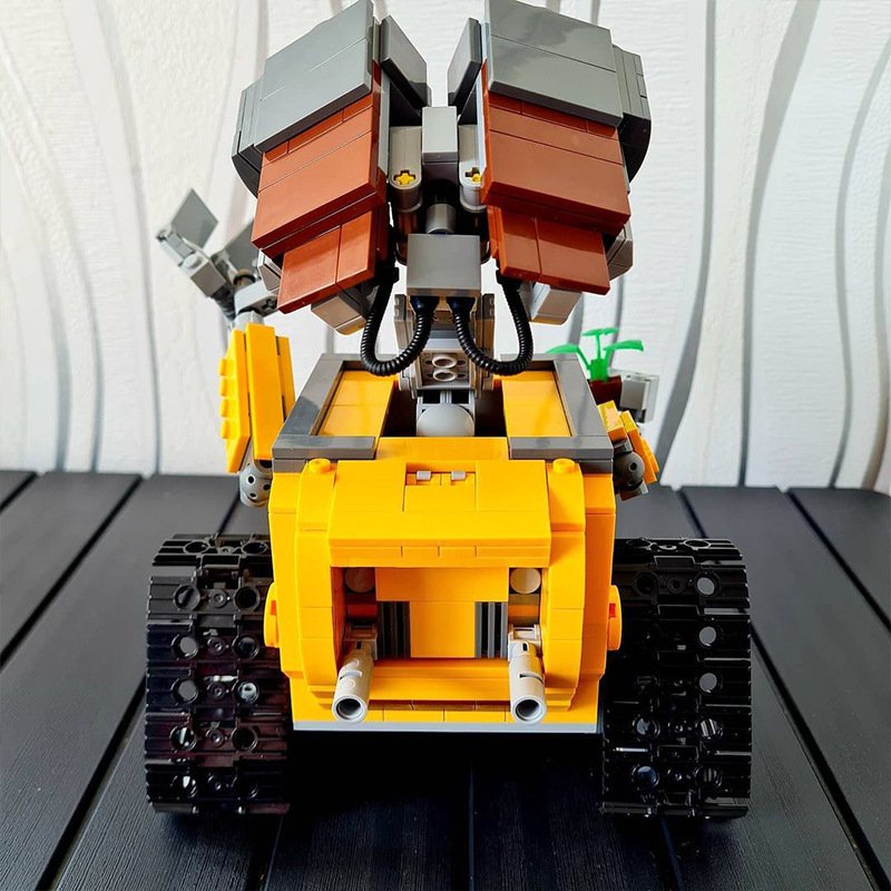 Iconic Movie Robot Building Set – Collector's Edition - Image 4
