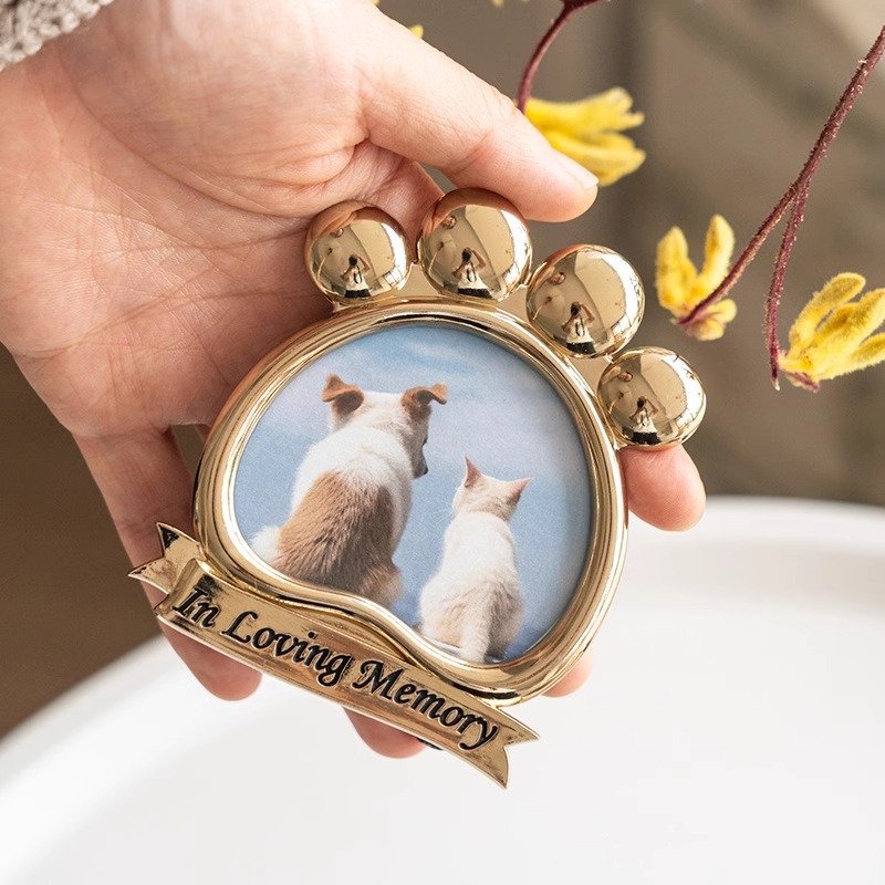 Golden Paw Print Pet Memorial Picture Frame - Image 4