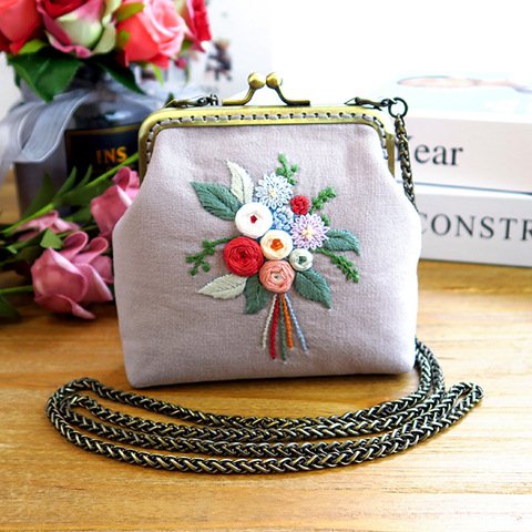 Soft Pink Linen 3D Rose Floral Embroidery Kiss Lock Bag, Vintage Chain Crossbody Mini Purse, Handmade DIY Embroidery Fabric Clutch Kit - Image 5