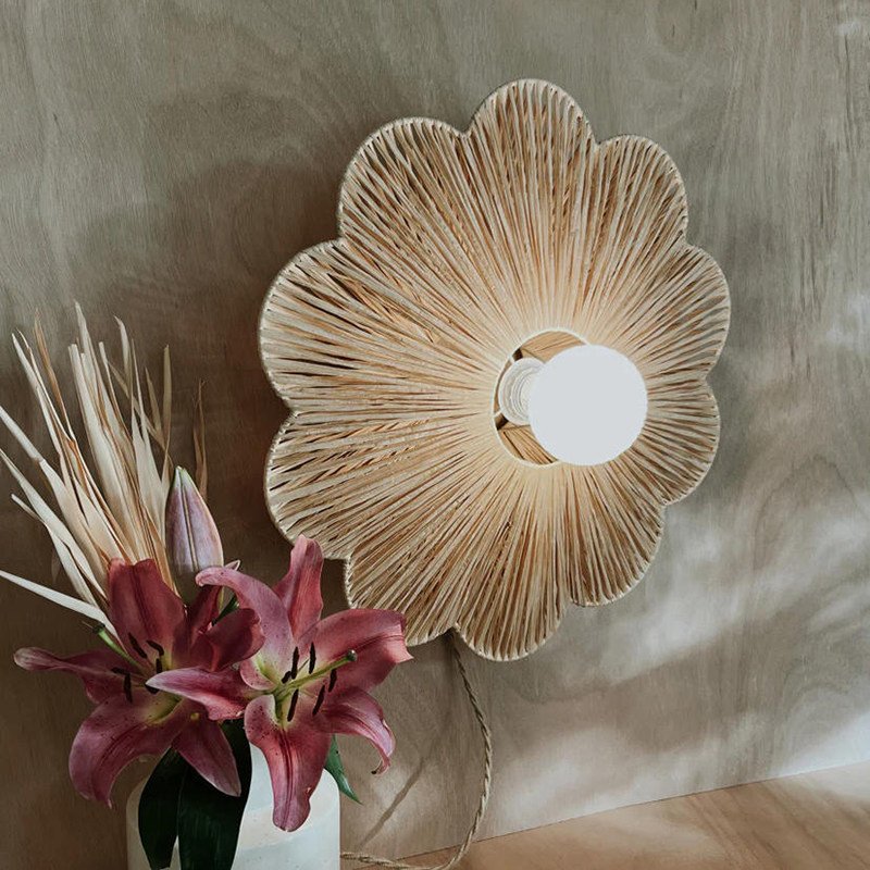 French country-style floral hand-woven wire-wrapped wall lamp; suitable for living room feature walls, villa entryways, bedrooms, and showrooms; an accent lighting piece for interior styling. - Image 7